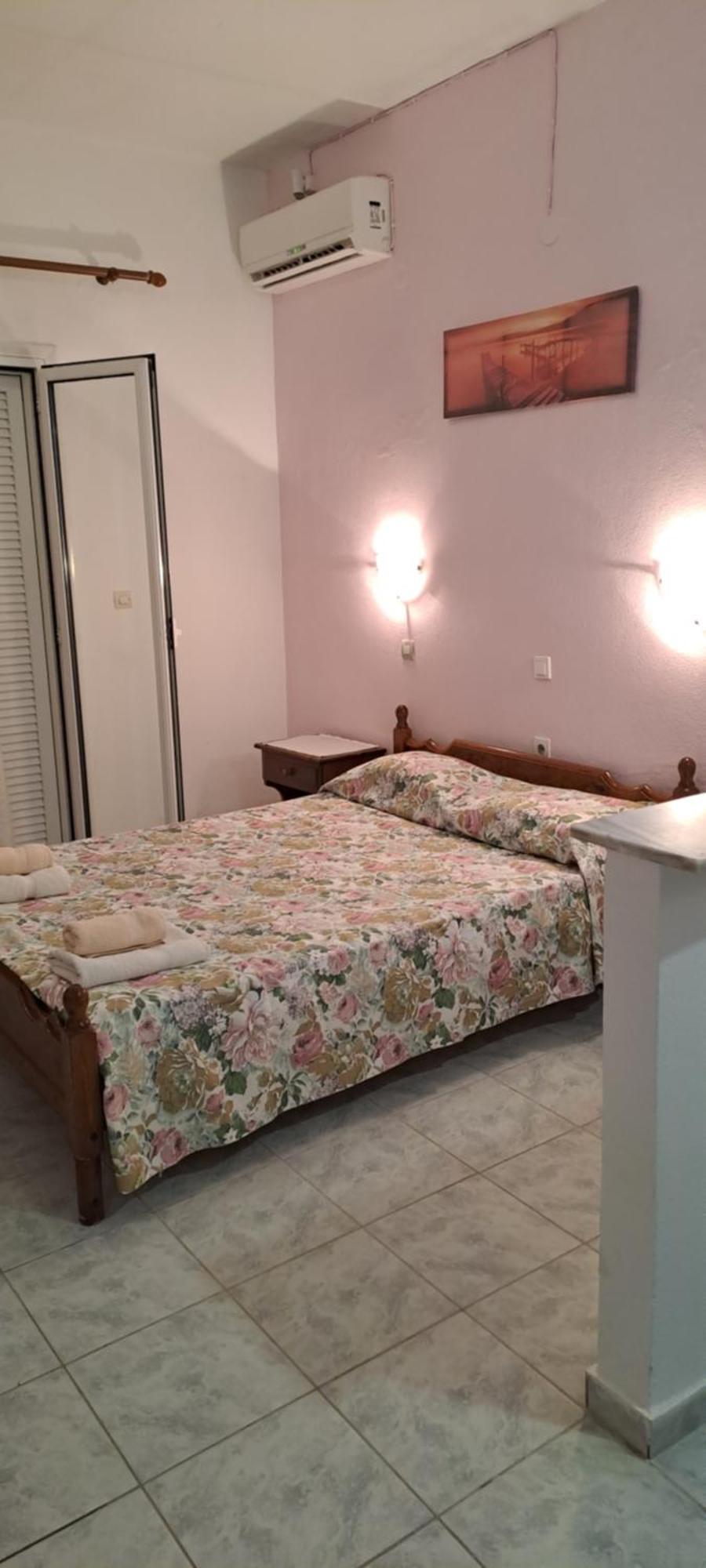 Tony'S Apartments 圣乔治斯 外观 照片