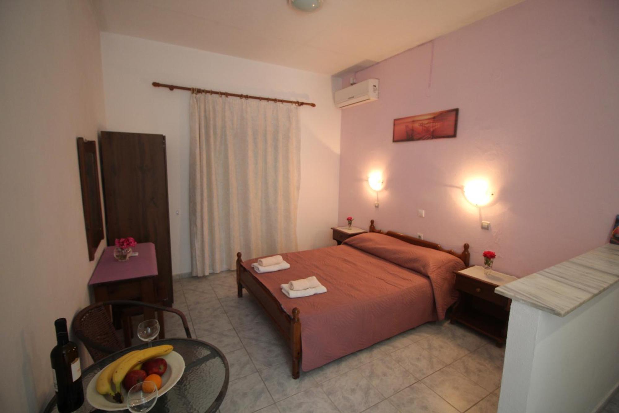 Tony'S Apartments 圣乔治斯 外观 照片