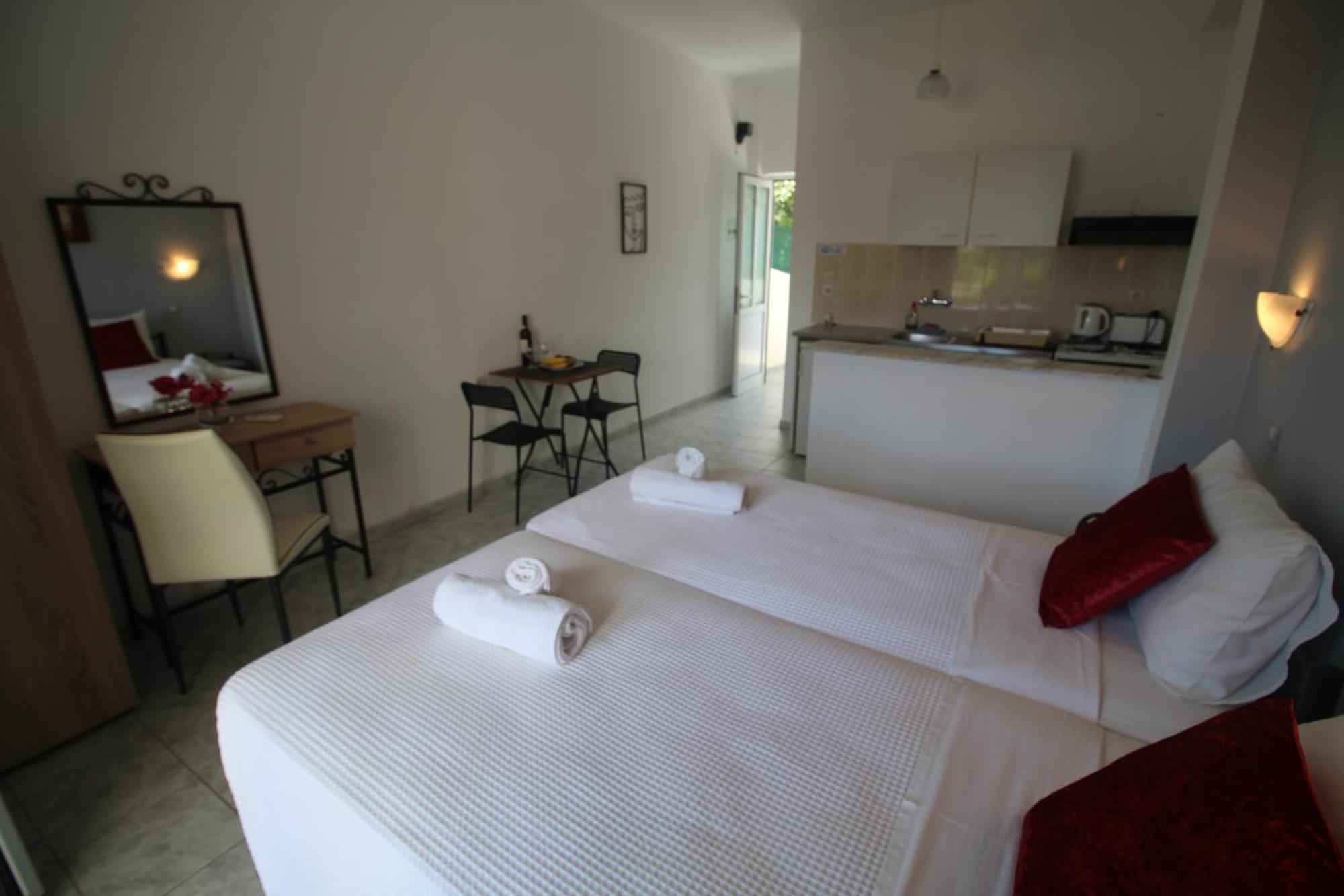Tony'S Apartments 圣乔治斯 外观 照片